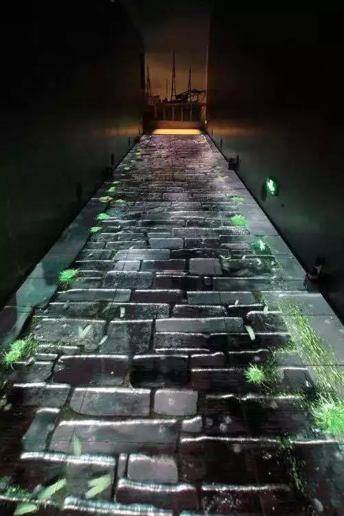 LED地（dì）板屏玩轉高科技互動藝術