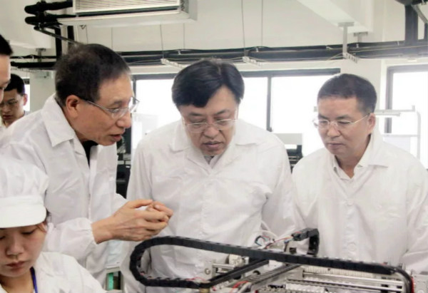 浙江省委常委（wěi）、常務副省（shěng）長馮飛到色多多AV导航調研