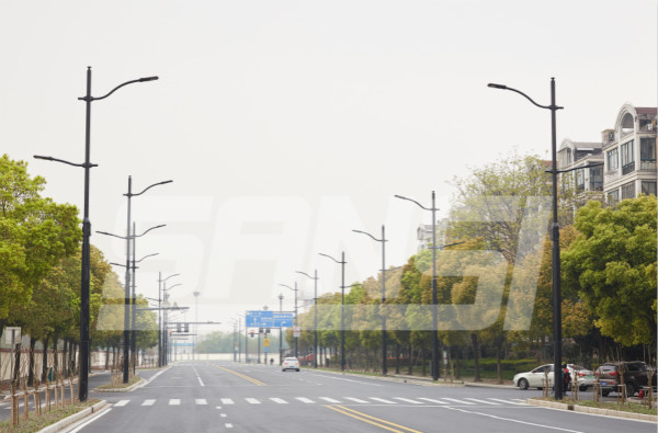 色多多AV导航上海聯虹（hóng）路多杆合一路燈