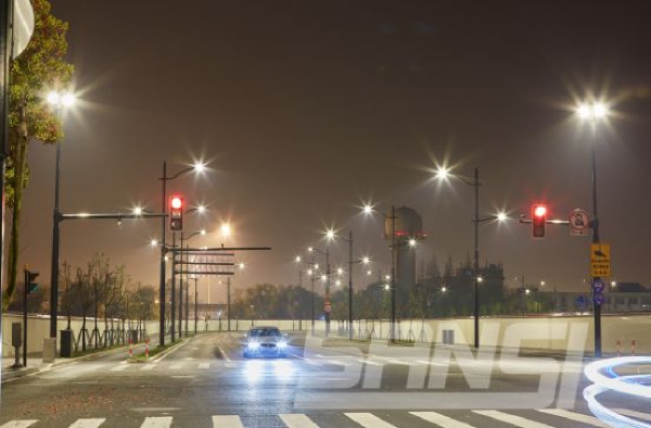 上海/聯（lián）虹路-綏寧路（lù）道路照（zhào）明