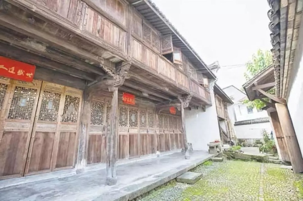 色多多AV导航捐資（zī）修繕石西民故居