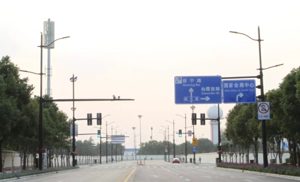 多杆合一標（biāo）杆項目：上海進博（bó）會