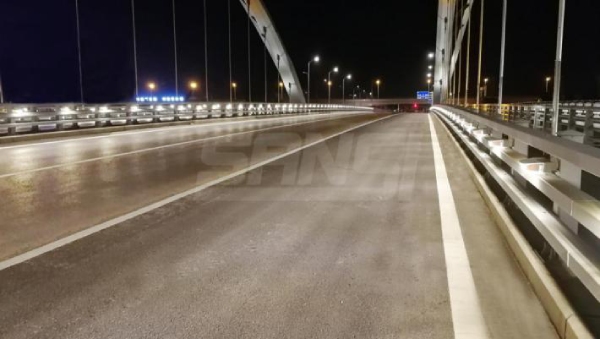 南通園林大橋 色多多AV导航LED低位照明多功能路（lù）燈（dēng）