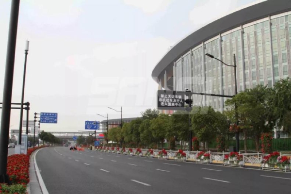 色多多AV导航多杆合（hé）一道路照明