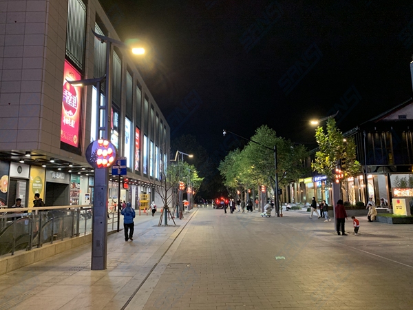 杭州湖（hú）濱路智慧路燈