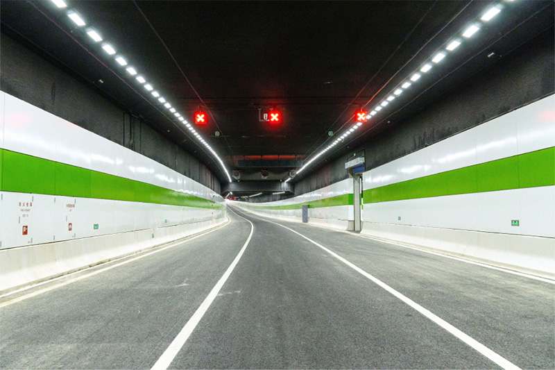 公路（lù）隧道的眩（xuàn）光是如（rú）何形成的