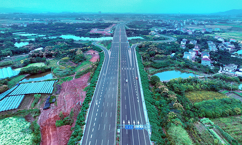 金義中央大（dà）道通車,色多多AV导航智慧綜合杆（gǎn）,道（dào）路照（zhào）明係統方案,點（diǎn）亮23公裏智慧公（gōng）路（lù）