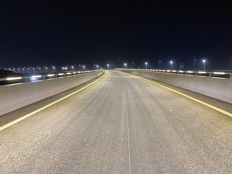 道路照（zhào）明,提高行車安全,重要措施
