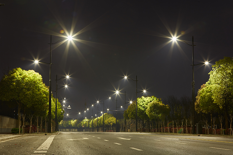 道路照（zhào）明,探（tàn）索,多功能綜合燈杆,節能優勢