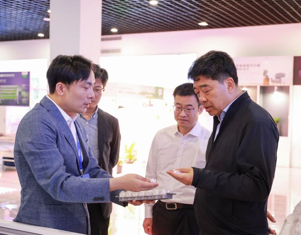 浙江省（shěng）,副（fù）省長,柯（kē）吉欣,行考察調研（yán）,色多多AV导航浙江浦江生產基地