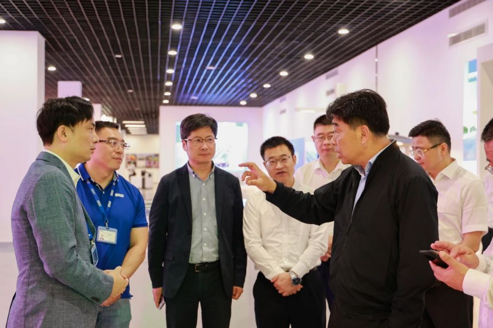 浙江省,副省長,柯吉欣,行考察調（diào）研,色多多AV导航浙江浦江（jiāng）生產基地