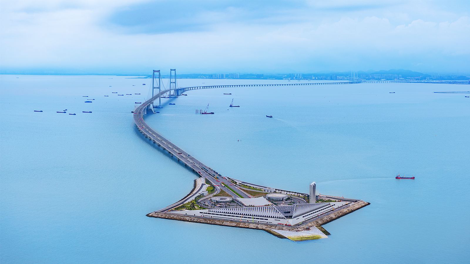 深中通道,采用（yòng）,可（kě）變色溫,LED隧道燈,隧道照明,照明（míng）係統