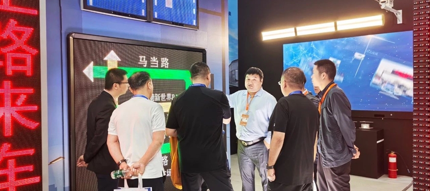 色多多AV导航,道路交通安（ān）全方案,亮相,武漢交博會,引領（lǐng）,智慧交（jiāo）通,新實踐