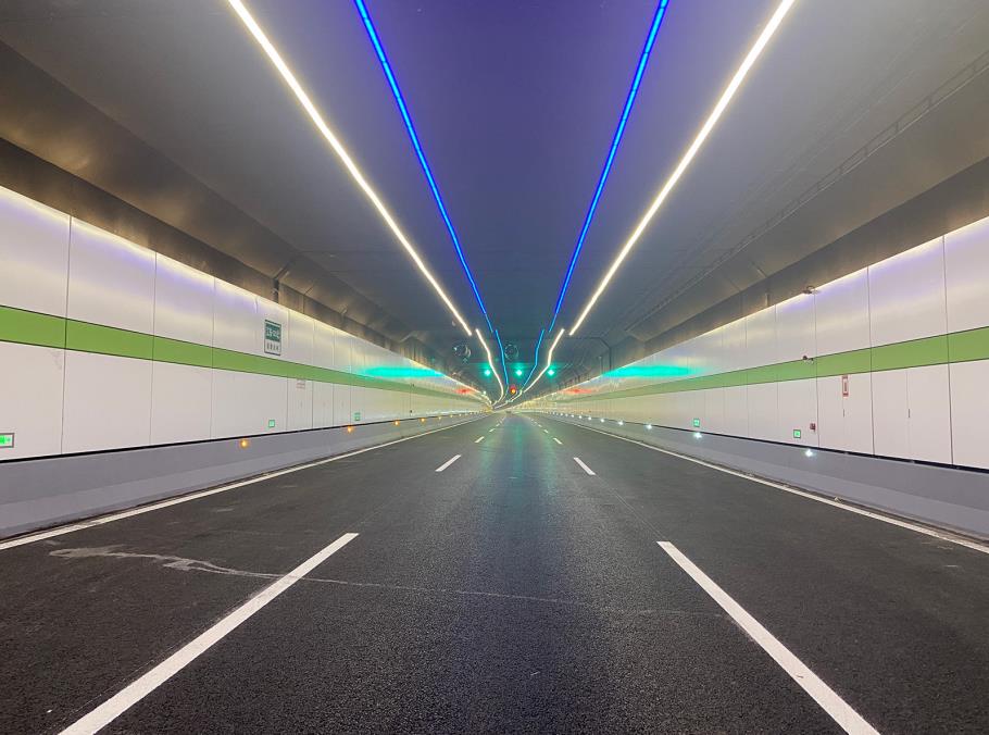 高速,公路（lù）,隧道,采用,自適應,LED照明,照明係統